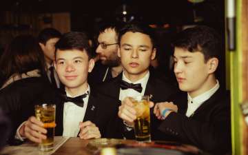 26_Some drinks at the premiere party, of course it's only apple juice....jpg